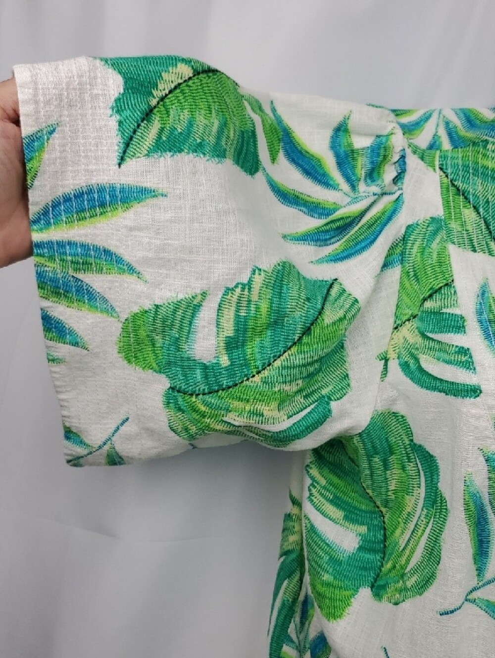 Green Leaf Print Cropped Peasant Top - Picture 3 of 6